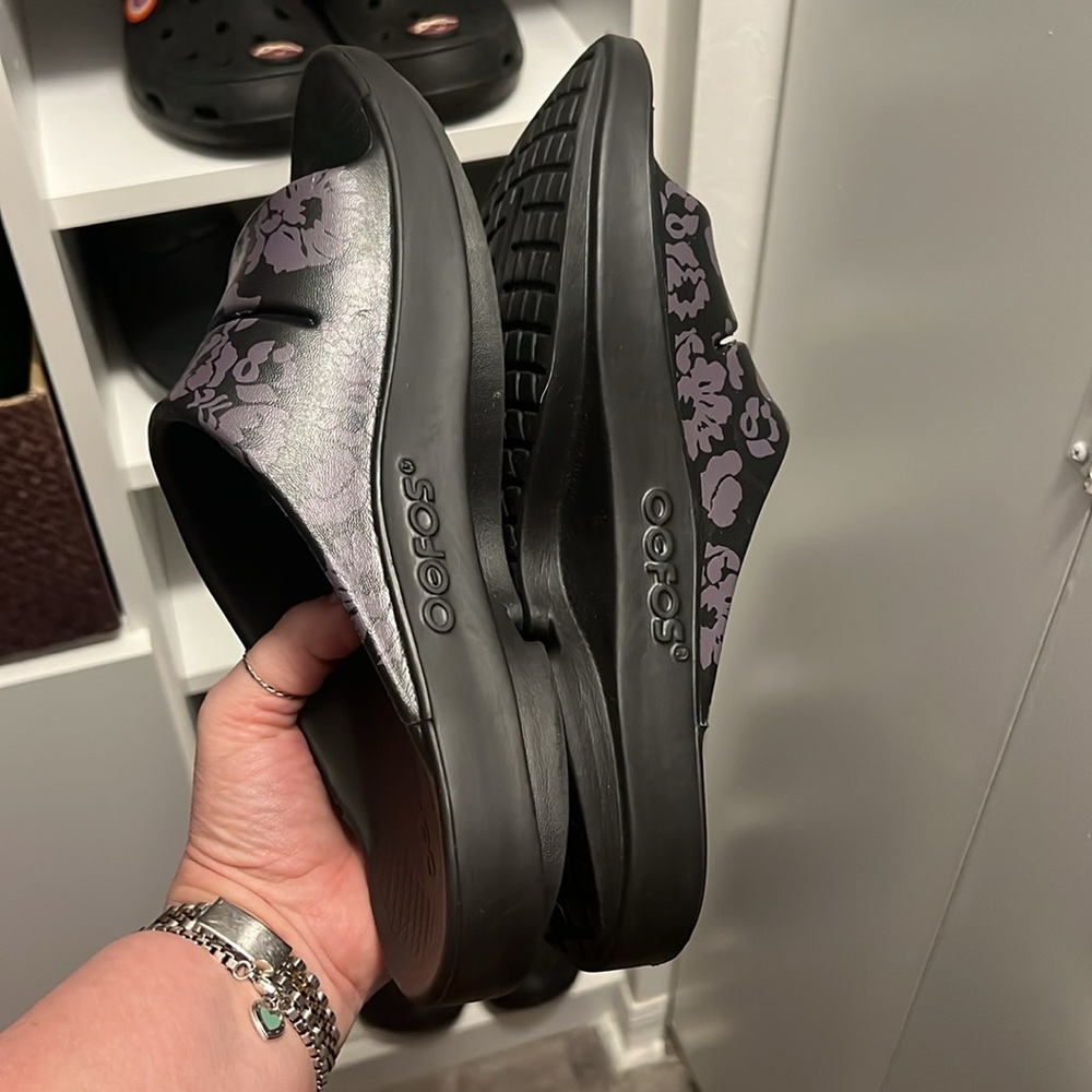 Rare Retired OOFOS Limited Edition MIDNIGHT TROPICS OOfoam Slide Sandals - Picture 14 of 16